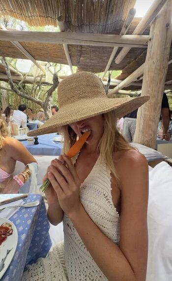 Full leaked Klarahellqvistt private photo