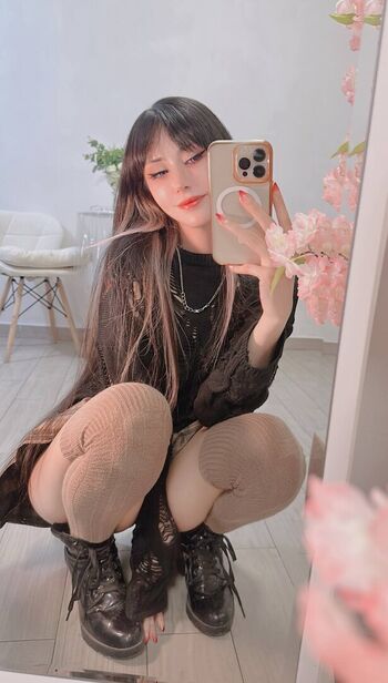 Full leaked Kouryam private photo
