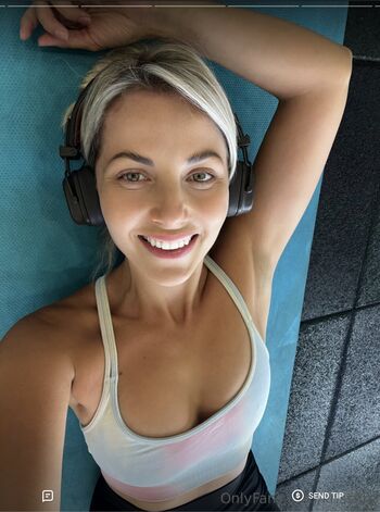 Full leaked Krissfire private photo