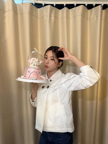 Full leaked Kwon eunbi page private photo