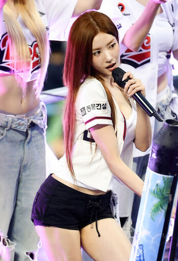 Full leaked Kwon eunbi private photo
