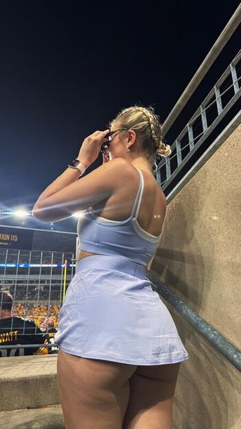 Full leaked Kyliestover private photo