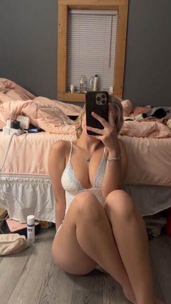 Full leaked Kyliestover private photo