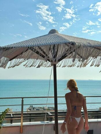 Full leaked Lnchen page private photo