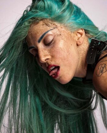 Full leaked Lady gaga private photo