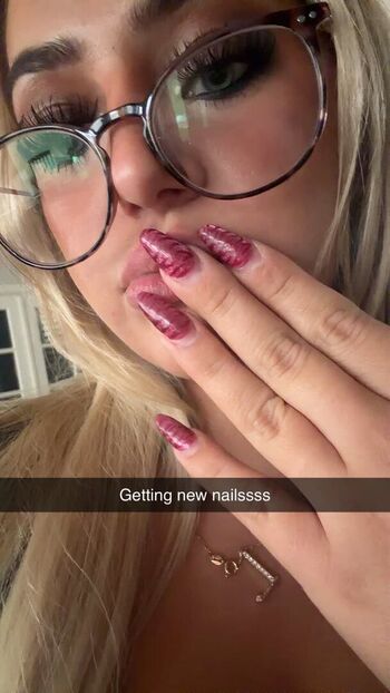 Full leaked Ladyybugloverr private photo