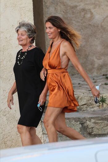 Full leaked Laetitia casta private photo