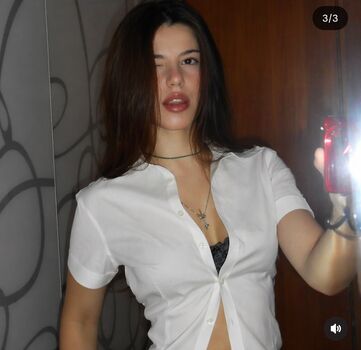 Lara Lobo