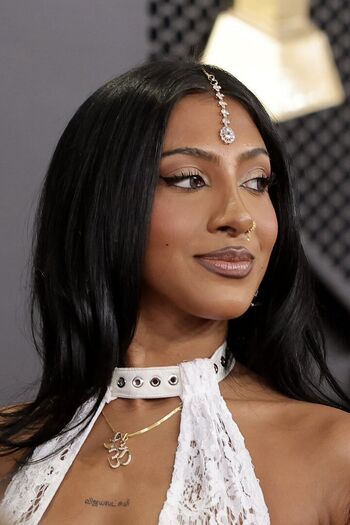 LARA RAJ / lararajj (member of KATSEYE)