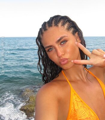 Full leaked Laraemiii private photo
