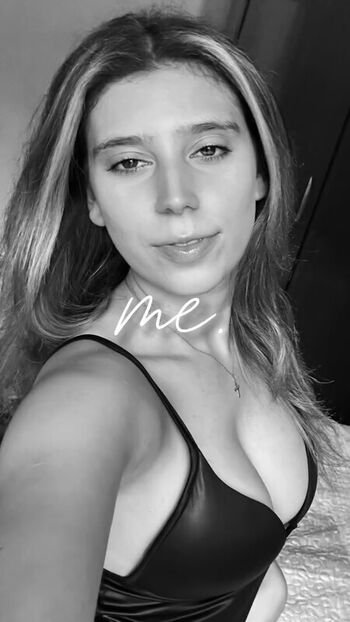 Full leaked Laramellos private photo