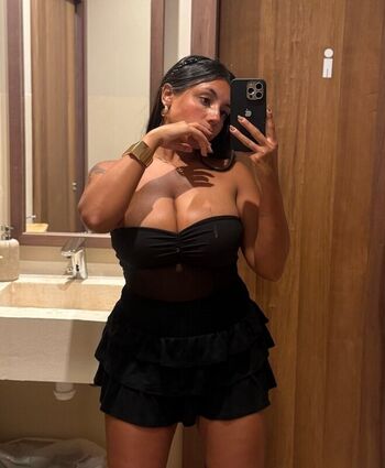 Full leaked Lari pintos private photo