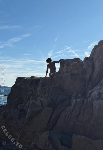 Full leaked Larypoppins private photo