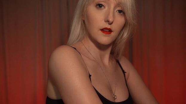 Full leaked Laura lemurex private photo