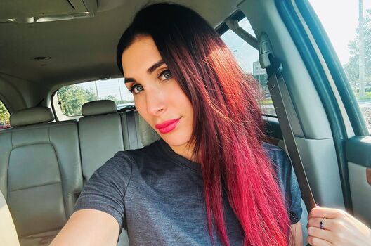 Full leaked Laura loomer private photo