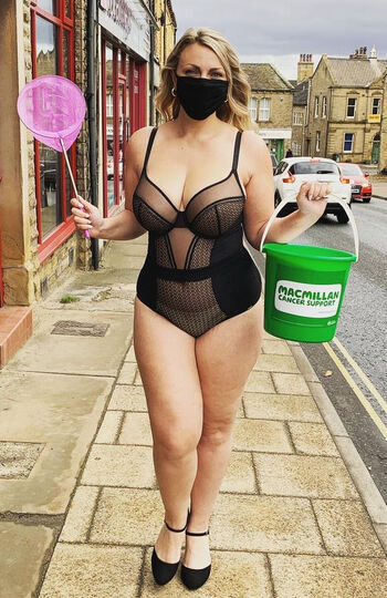 Full leaked Lauracurvemodel private photo