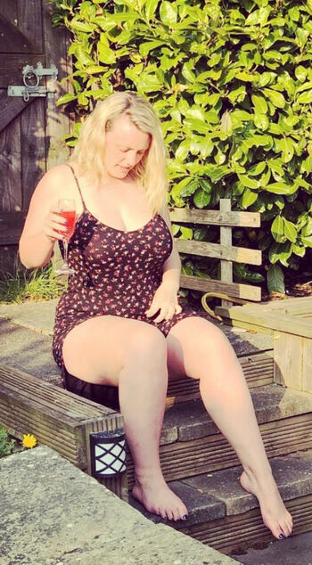 Full leaked Lauracurvemodel private photo