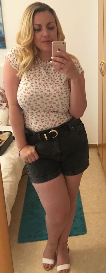 Full leaked Lauracurvemodel private photo