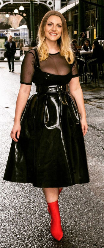 Full leaked Lauracurvemodel private photo