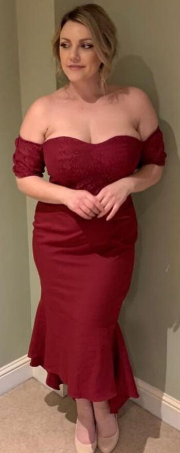 Full leaked Lauracurvemodel private photo