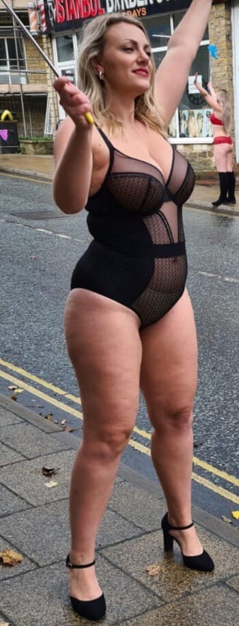 Full leaked Lauracurvemodel private photo