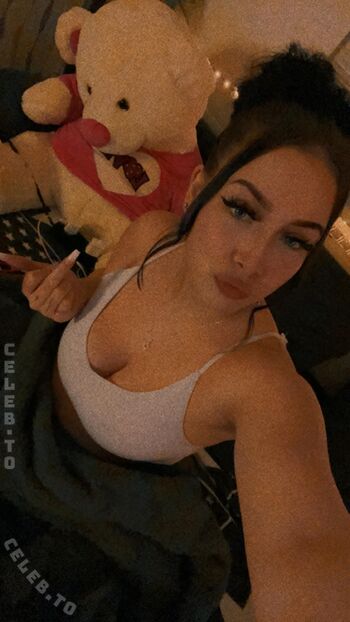 Laurajane02