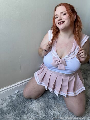 Full leaked Lauraleslie private photo