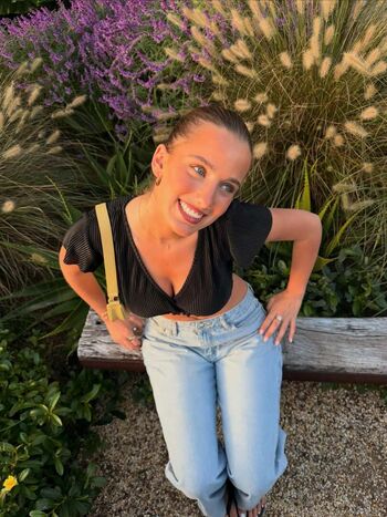 Full leaked Lauramjj private onlyfans photo