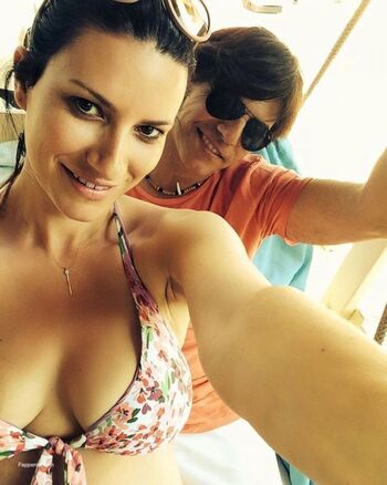 Full leaked Laurapausini private photo