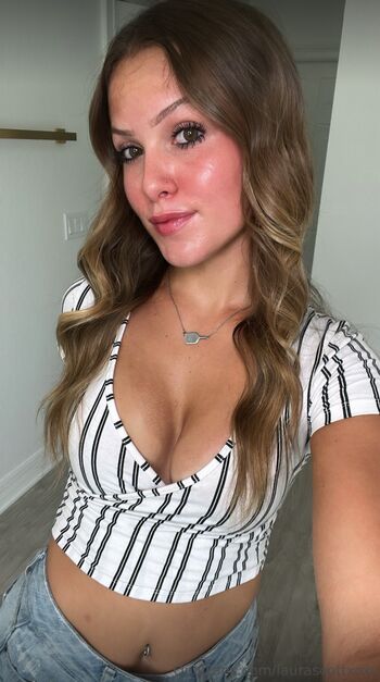 Full leaked Laurascottxoxo private photo