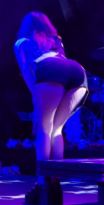 Full leaked Lauren mayberry page private photo