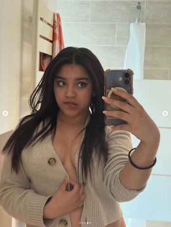 Full leaked Layali off page private photo