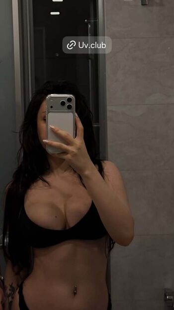 Full leaked Layda trkstn private photo