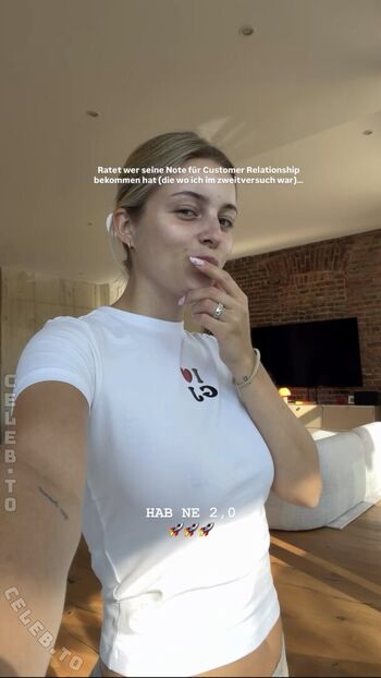 Full leaked Lea breuer page private photo