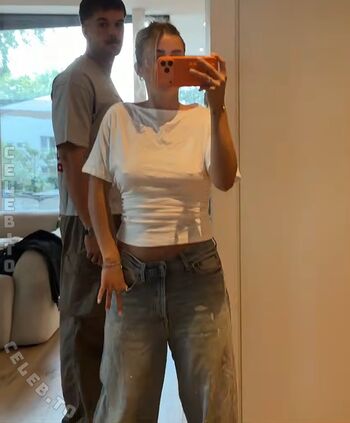 Full leaked Lea breuer page private photo
