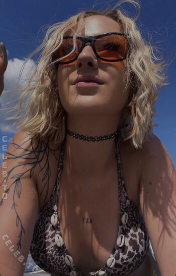 Full leaked Lea crrl private photo