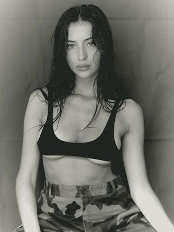 Full leaked Lea meniel page private photo