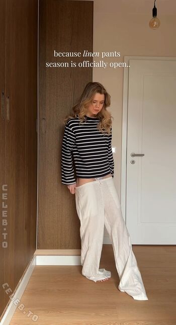 Full leaked Lea peach  page private onlyfans photo