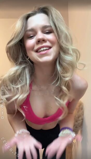 Full leaked Lea peach private onlyfans photo