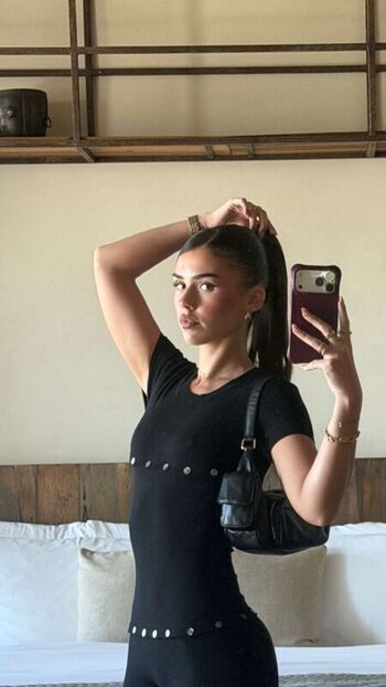 Full leaked Leah halton page private photo
