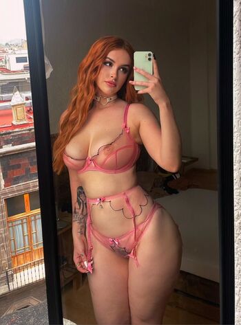 Full leaked Leasta yspeachy private photo