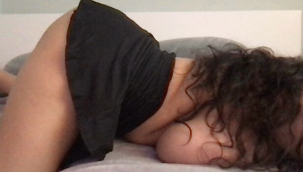 Full leaked Lebnaniyyaa private photo