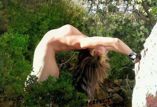 Full leaked Leelee sobieski private photo
