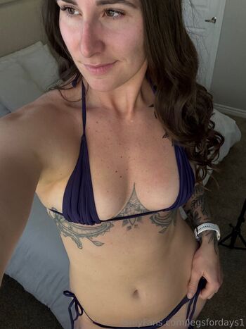Full leaked Legsfordays private photo