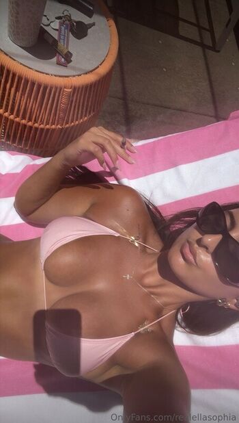 Full leaked Leia thorne private photo