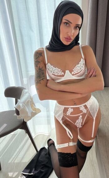 Full leaked Leila lips private photo