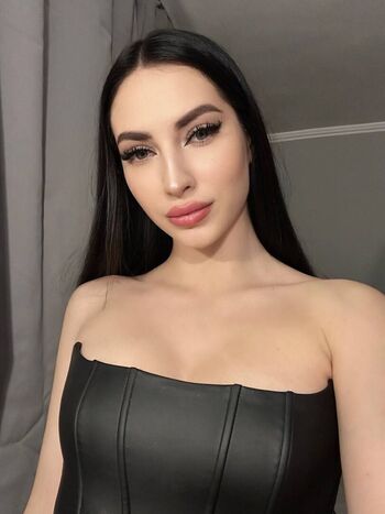 Full leaked Leila private photo