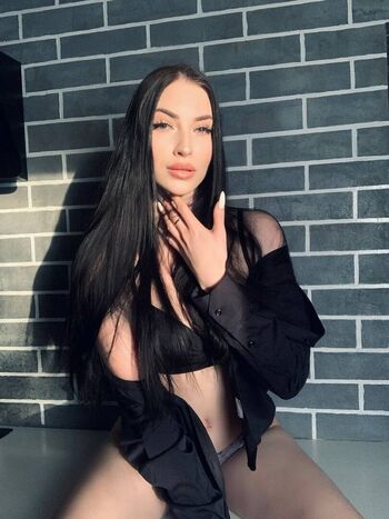 Full leaked Leila private photo
