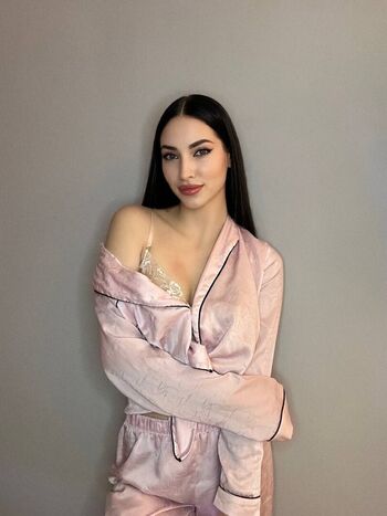 Full leaked Leila private photo