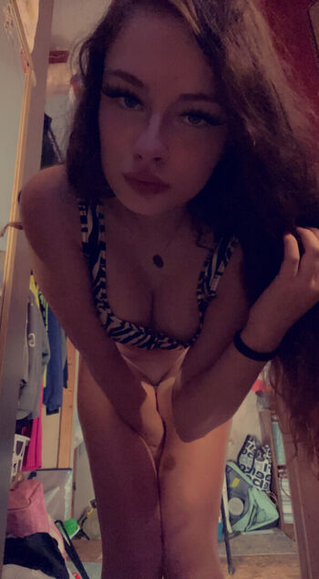 Full leaked Lenahoodrat private photo